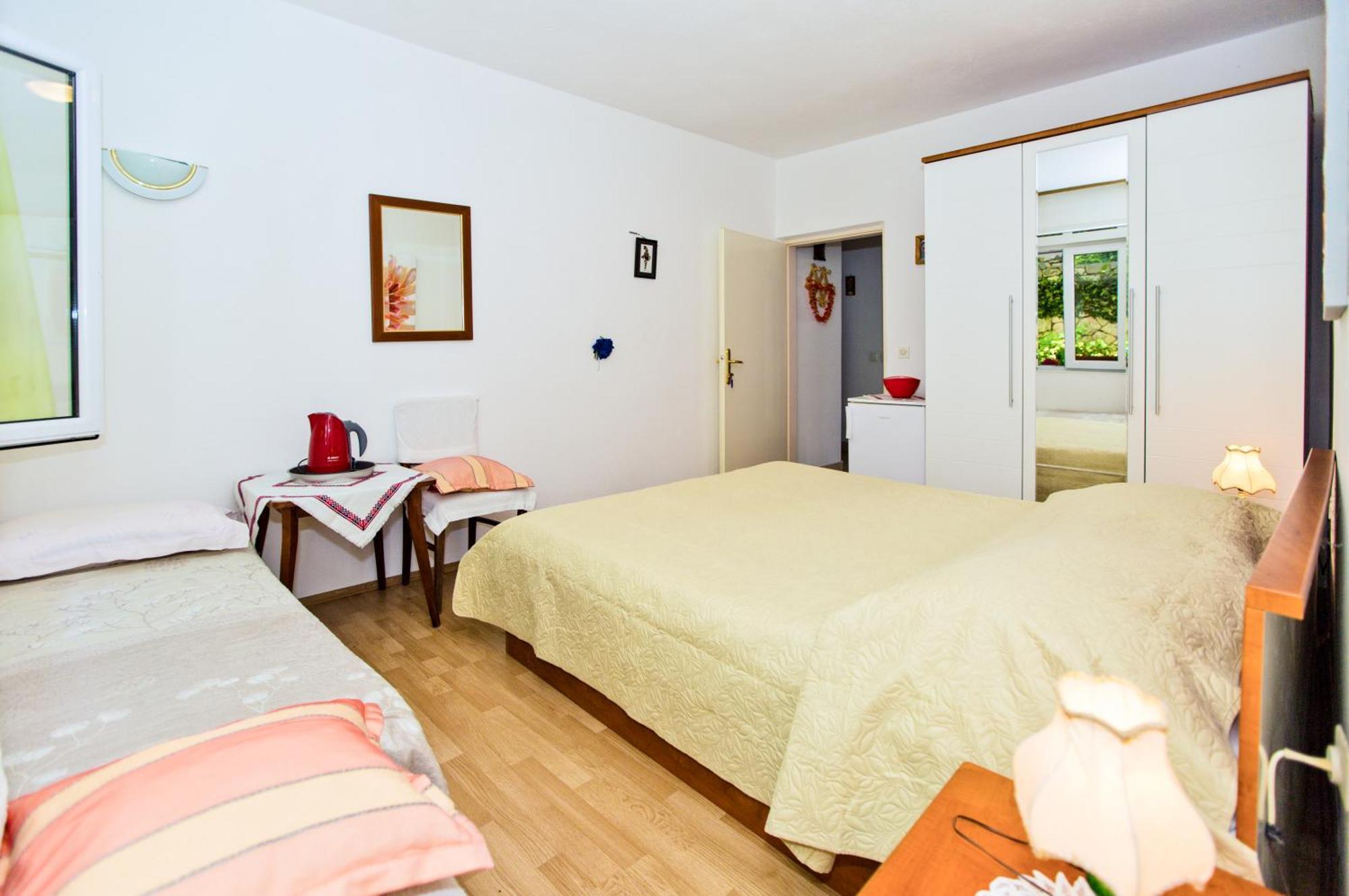 Rooms Barbaric Hvar Town Eksteriør bilde